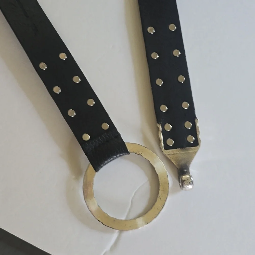Chico's Womens Black leather Belt Silver Square Pieces Hook loop Closure Sz.42